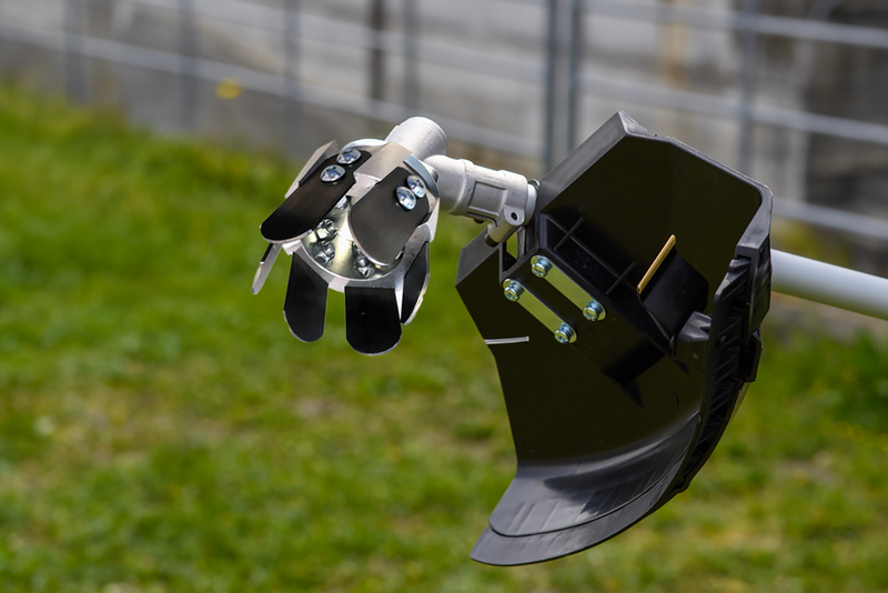 Testina per decespugliatore tipo zappetta con 6 lame in acciaio