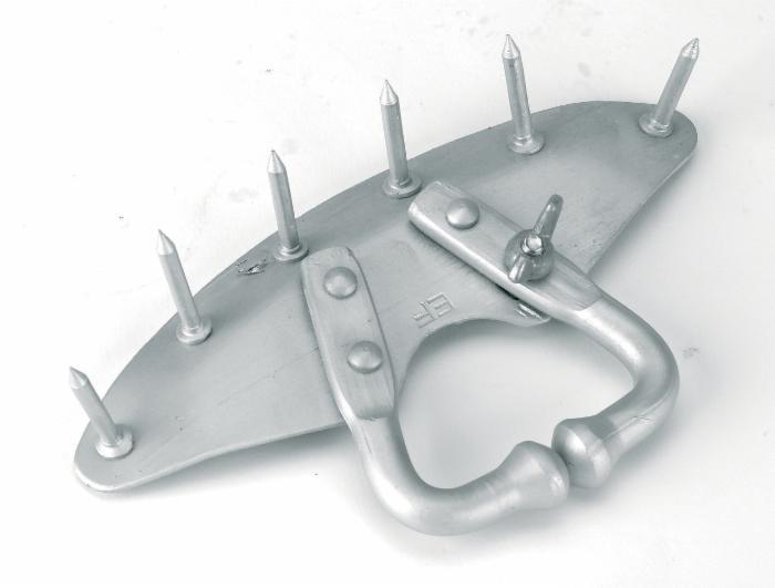 Antisucchio per vitelli in metallo regolabile confezione da 2 pezzi